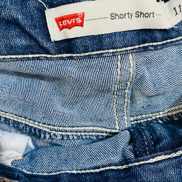 Levi’s Denim Frayed Summer Cute Shorty Shorts - Picture 5 of 8